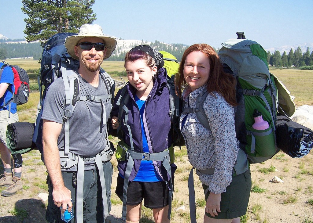 back-packing-volunteer-trip